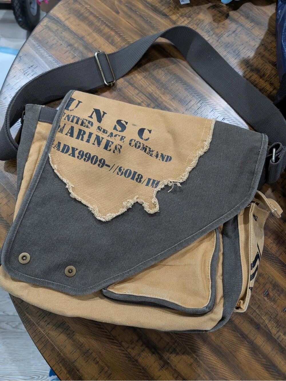 RARE 2007 Halo 3  Xbox Canvas Messenger Bag Tan Brown Sling Bag USNC